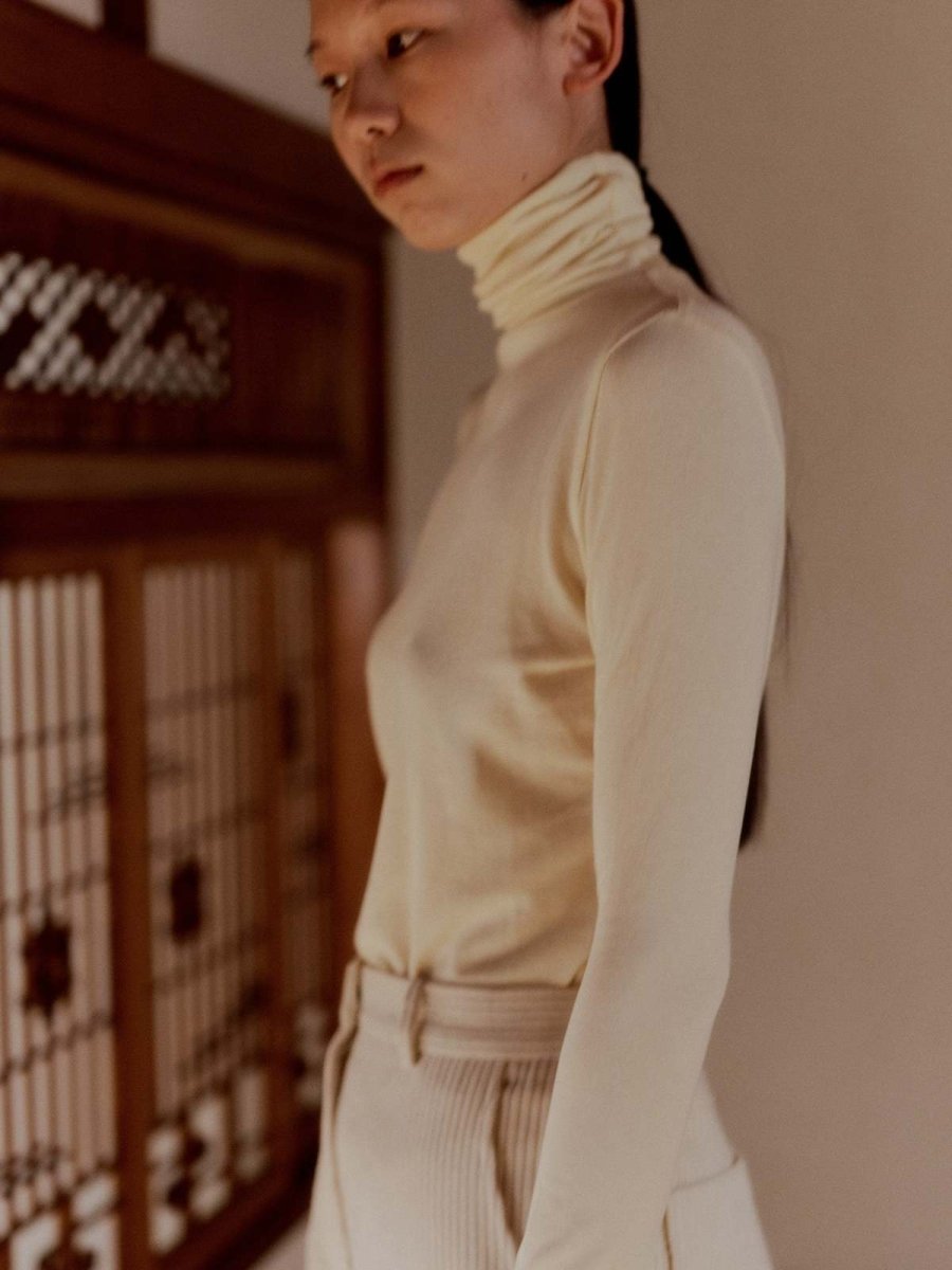 Chandail Col Roulé Mijeong Park Crème SOLDE - Vente finale - Ex - voto