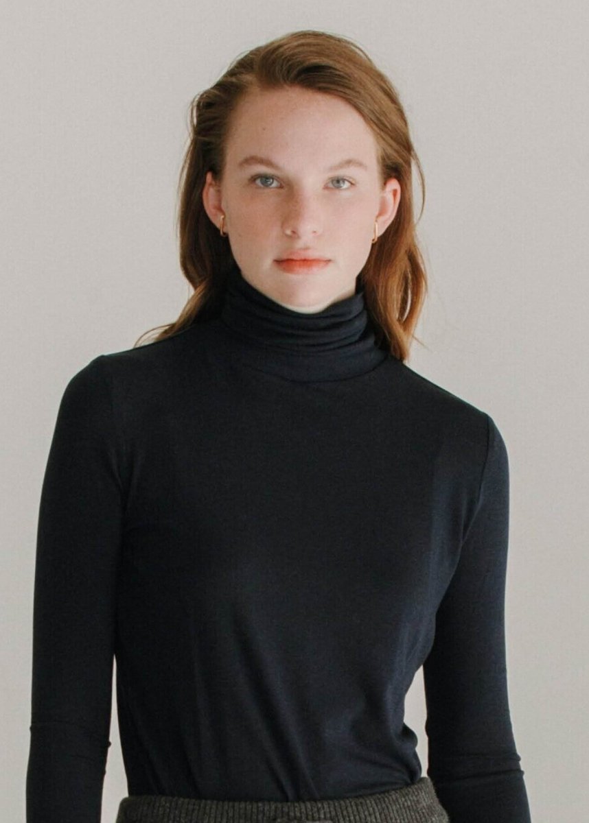 Chandail Col Roulé Mijeong Park Marine SOLDE - Vente finale - Ex - voto