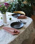 Nappe E. Gravel Caterpilar Crème et Noire 157 x 244cm - Ex - voto