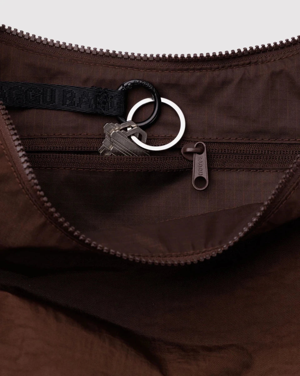 BAGGU ダークブラウン ショルダーバッグ S Baggu Coffee Medium Crescent Bag – Ex-voto