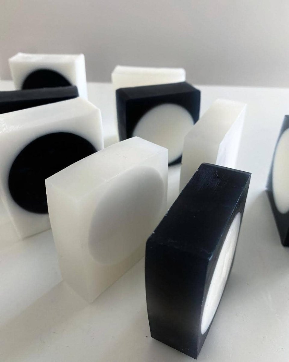 Savon Cercle Blanc et Noir Saturna Outdoor Research - Ex - voto