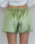 Shorts Satin Aris Matcha Things Between - Ex-voto