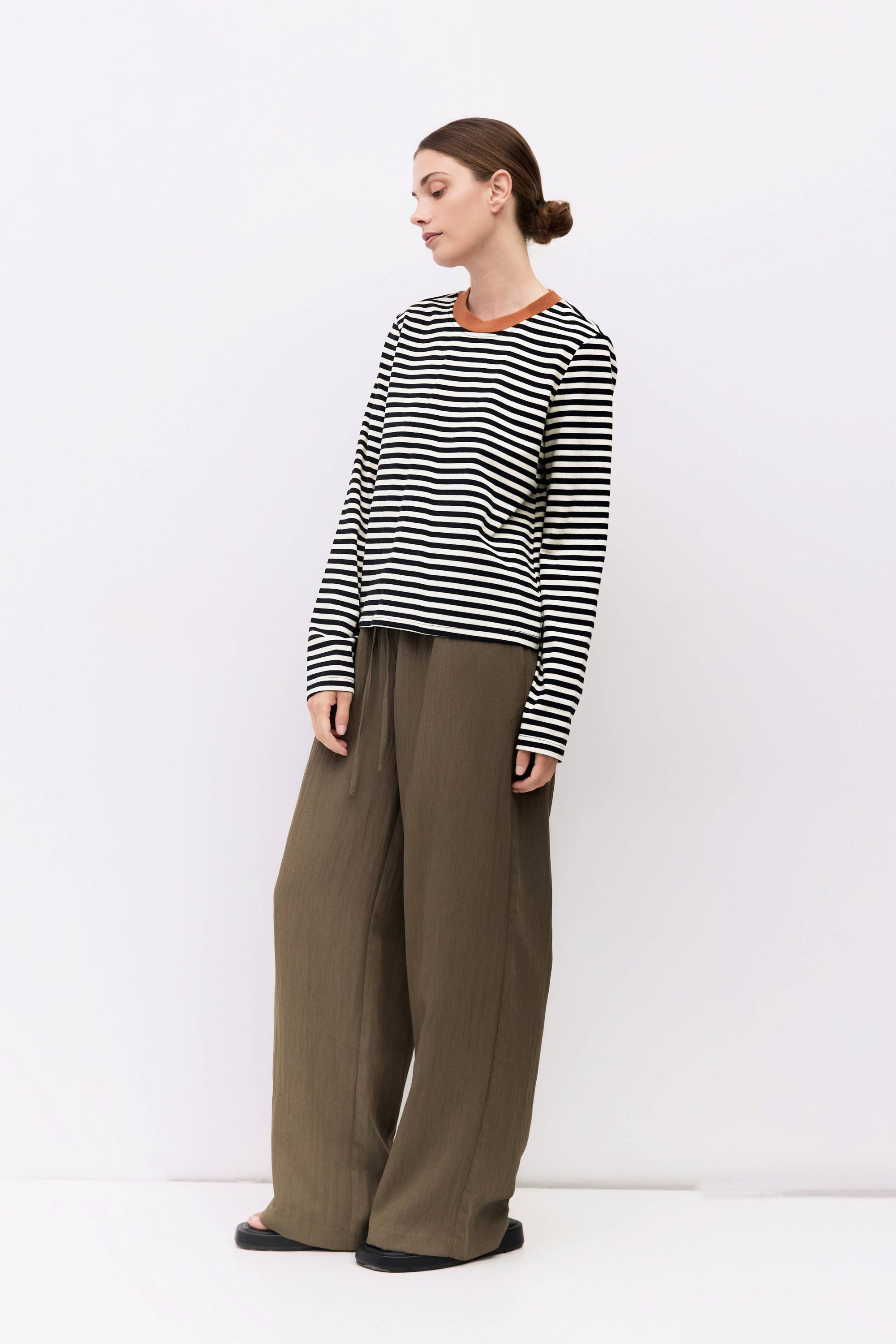 Kathleen Top, Mod Ref, Black and Cream