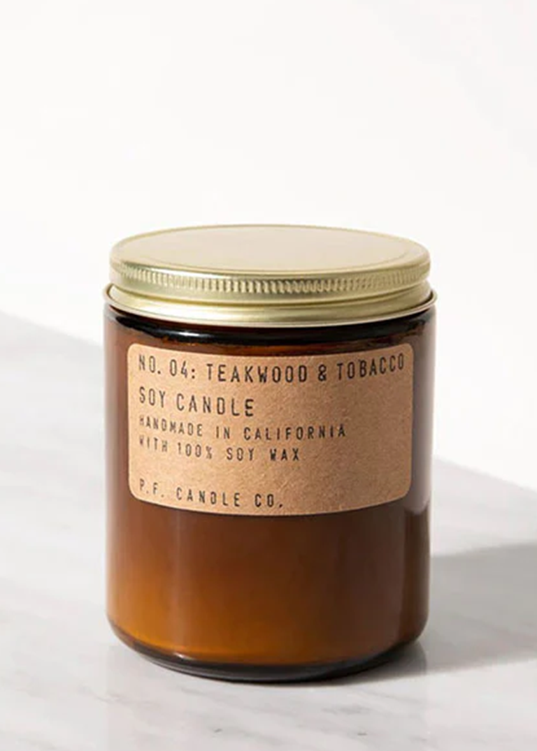 Bougie Pf Candle Co. Teakwood &amp; Tobacco Standard