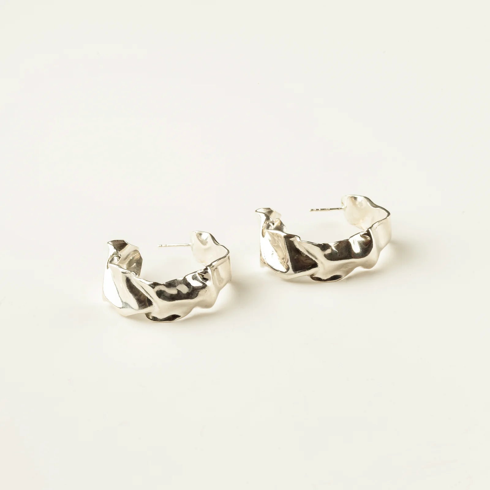 Sarah Bijoux Large Silver Fabric Hoop Earrings