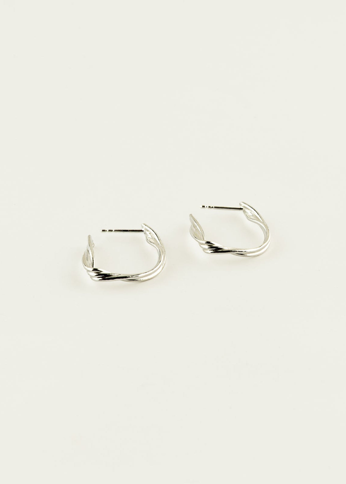 Sarah Bijoux Medium Silver Wire Hoop Earrings