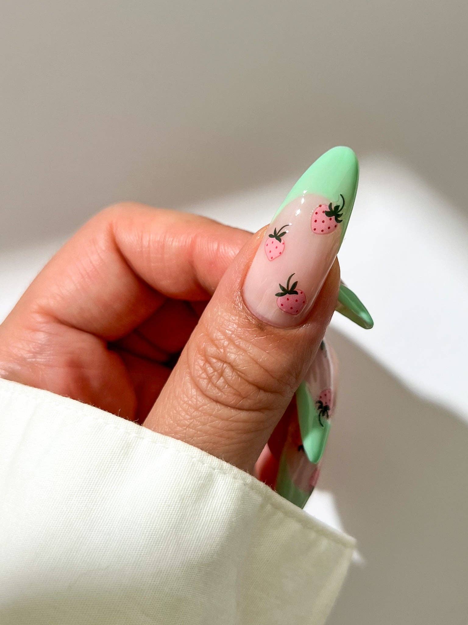 Feuille d'Autocollants pour Ongles Very Cherry Deco Beauty