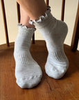 Chaussettes Ruffled Hugger Grises Le Bon Shoppe - Ex-voto