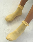 Chaussettes Ruffled Hugger Jaunes Le Bon Shoppe - Ex - voto
