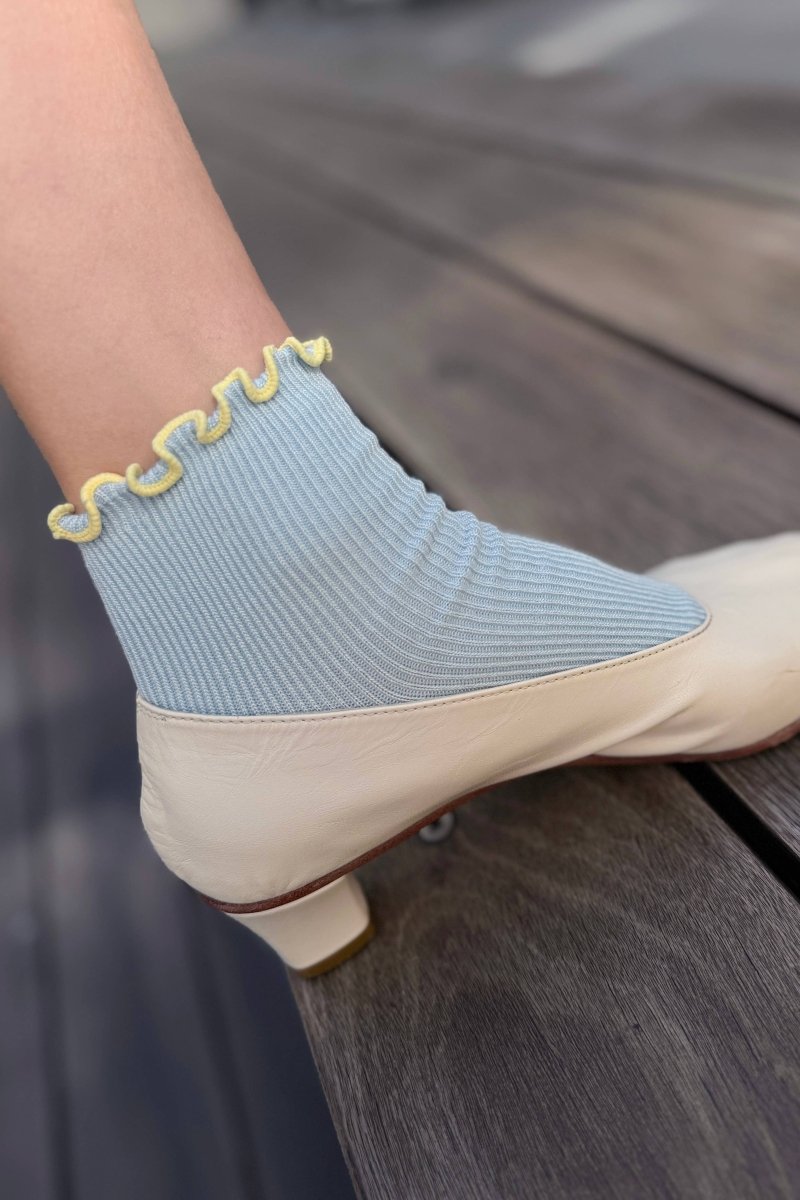 Chaussettes Ruffled Modal Le Bon Shoppe Bleu Poudre et Jaune - Ex - voto