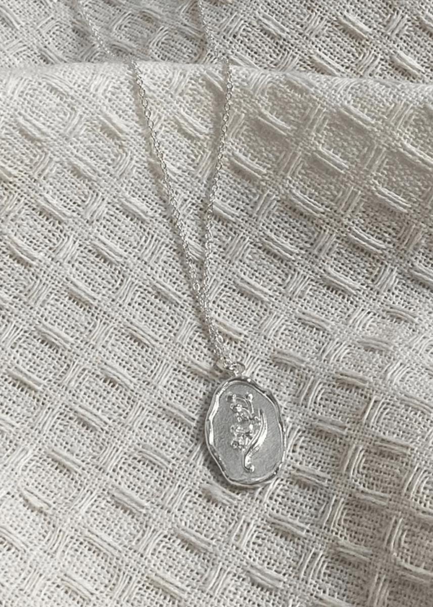 Collier Fleur Mois de Naissance Studio Chiaroscuro - Ex - voto