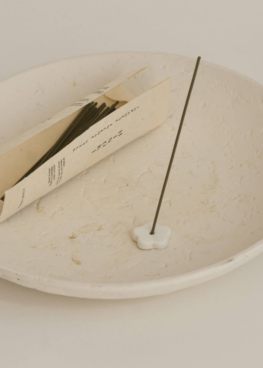 Encens Hinoki avec Porte - encens Fleur Cedar and Myrrh - Ex - voto