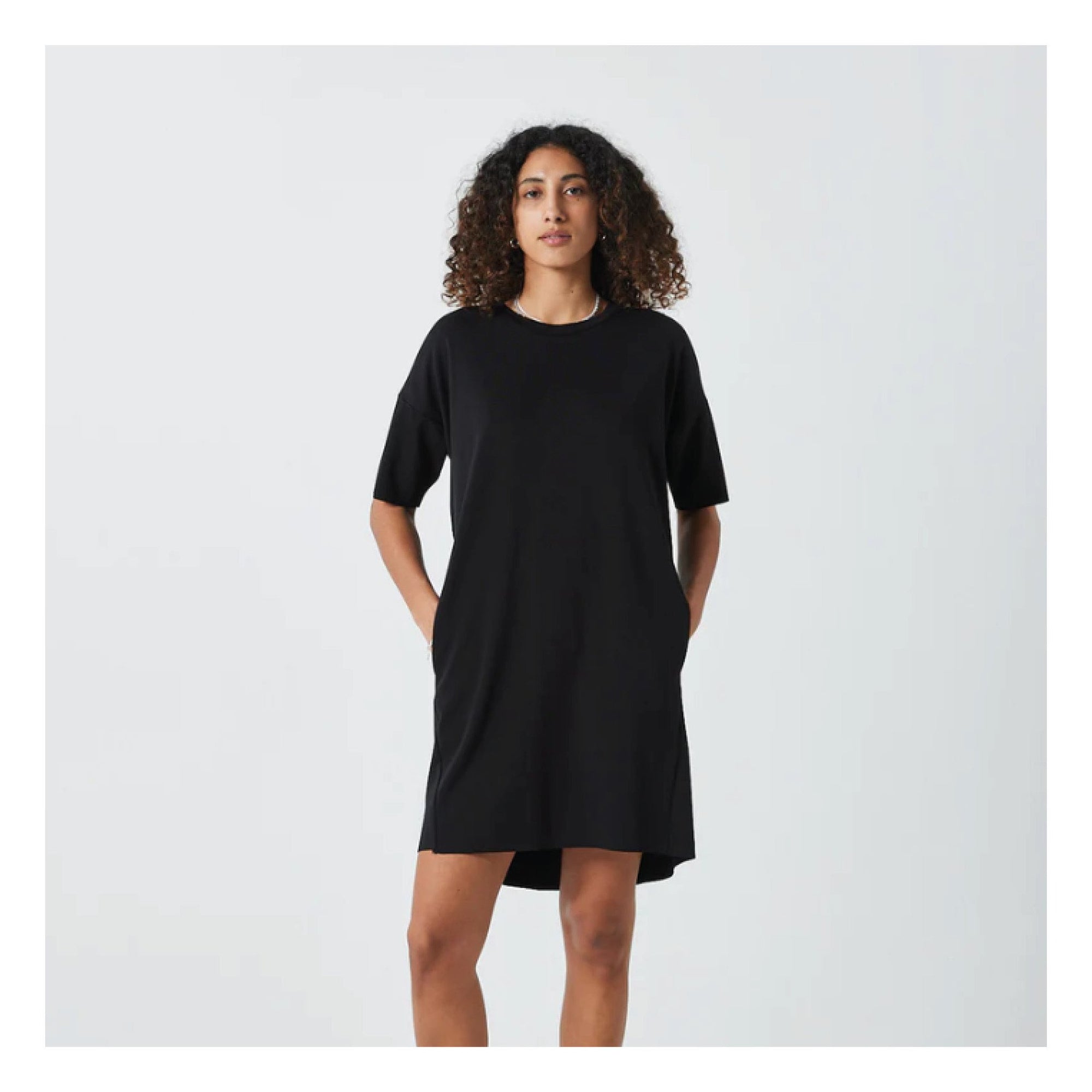 Robe Regitza Minimum Noire - SOLDE - Vente finale