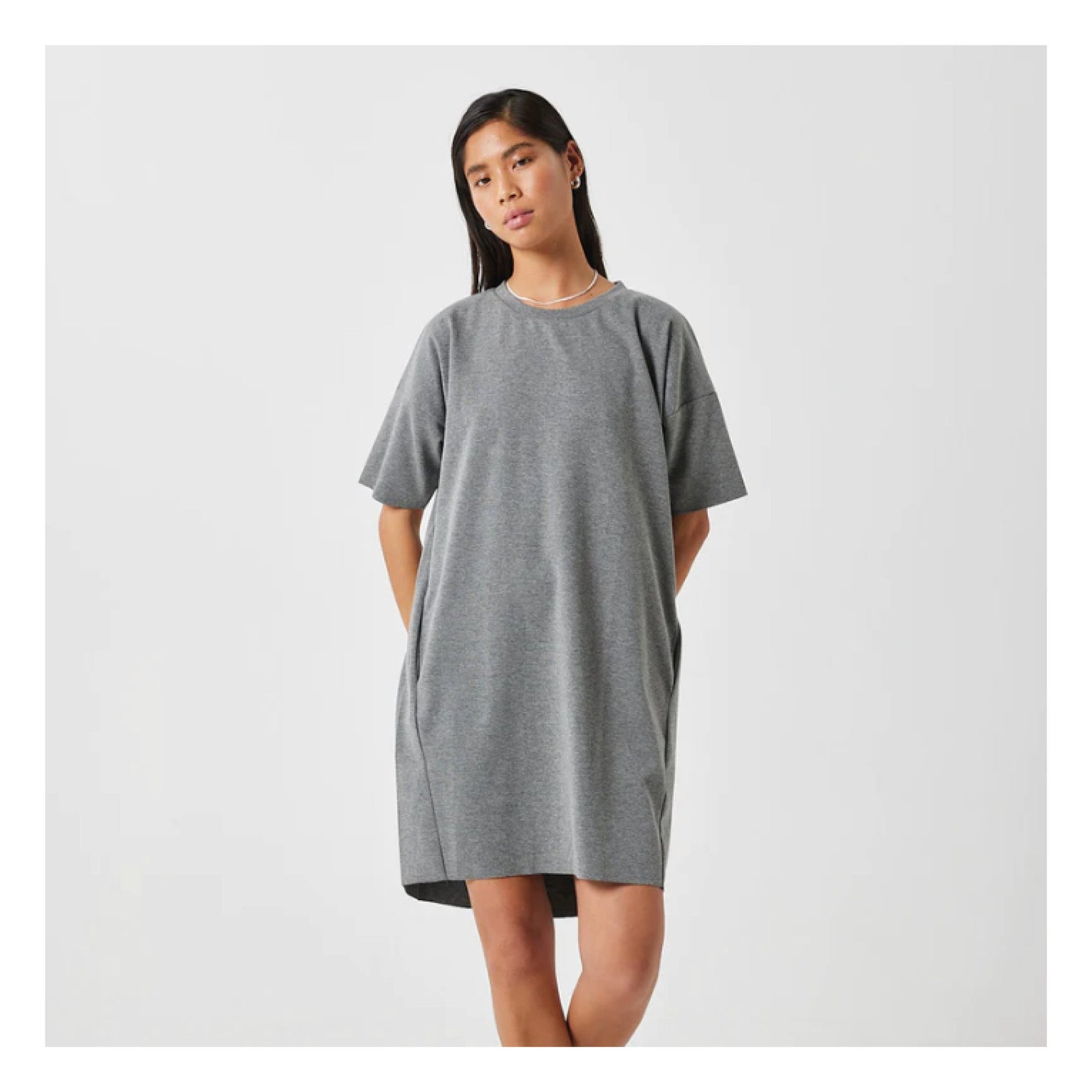 Robe Regitza Gris Foncé Minimum - SOLDE - Vente finale