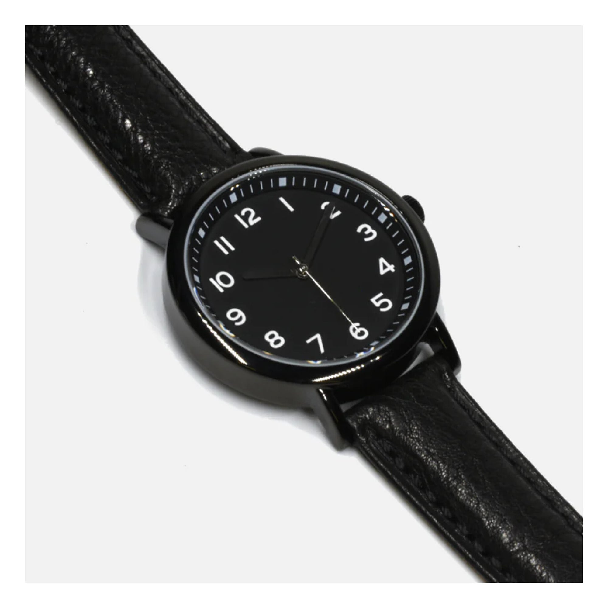 Montre Classique Noire Curated Basics