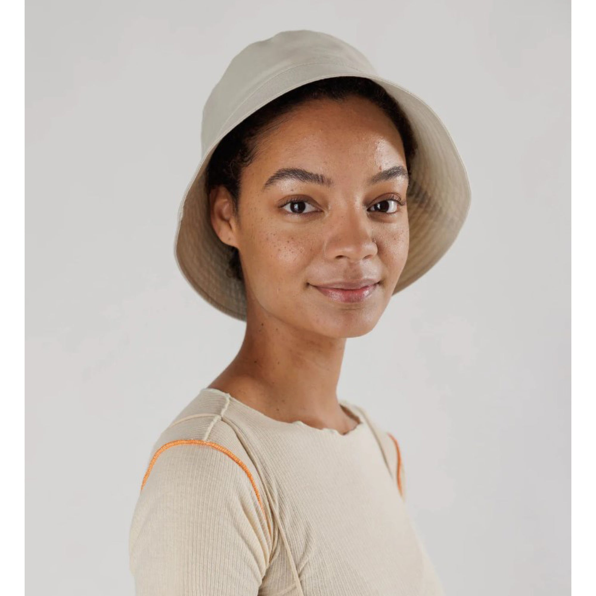 Chapeau Cloche SS23 Baggu (Plusieurs couleurs disponibles)