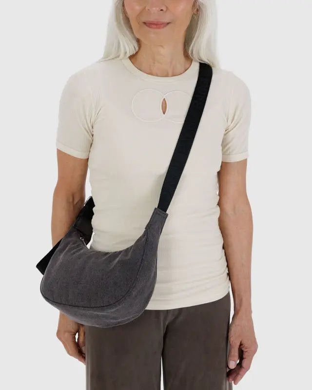 Petit Sac Croissant Baggu Washed Black Denim - Ex - voto