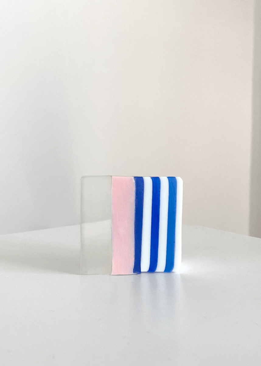 Savon Rayures Bleues et Roses Saturna Outdoor Research - Ex - voto
