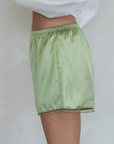 Shorts Satin Aris Matcha Things Between - Ex-voto